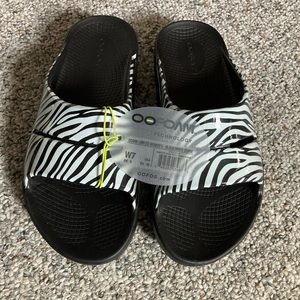 Oofos Sandals, Women’s Size 7